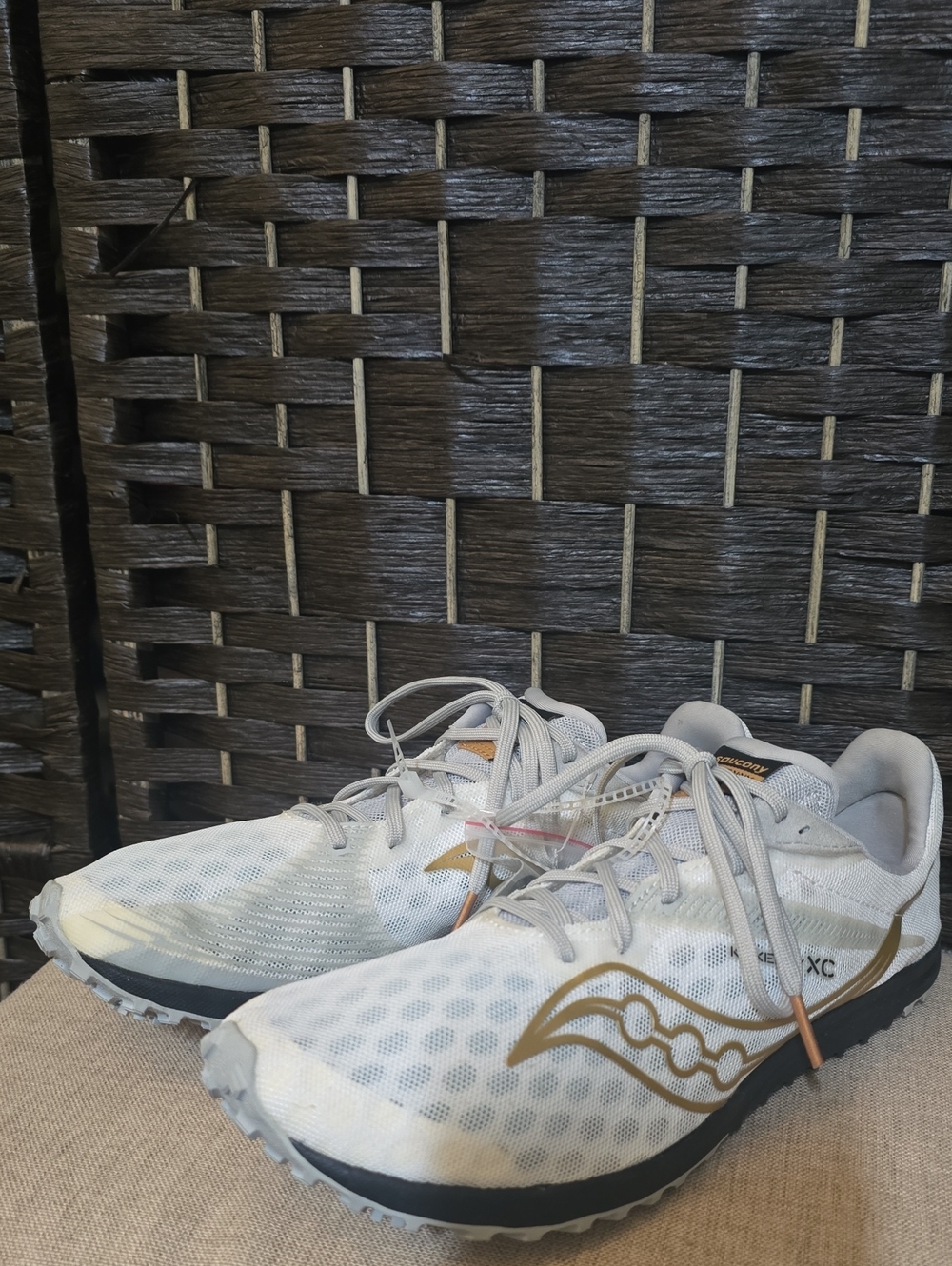 NWT Saucony Kilkenny XC 9 Cross Country Spikes White Gold 10
